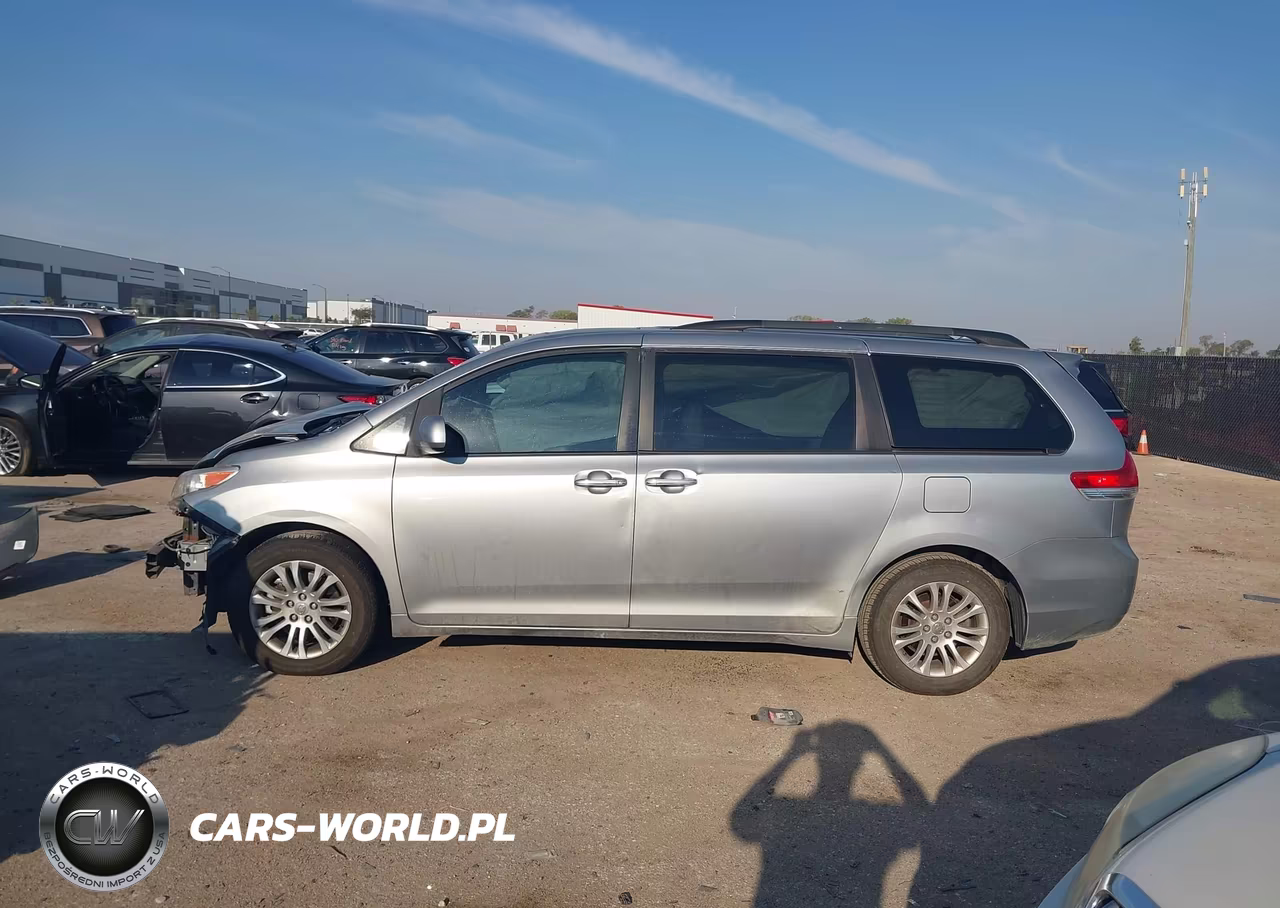 2011 Toyota Sienna Xle V6 VIN:5TDYK3DC4BS082463 - 14