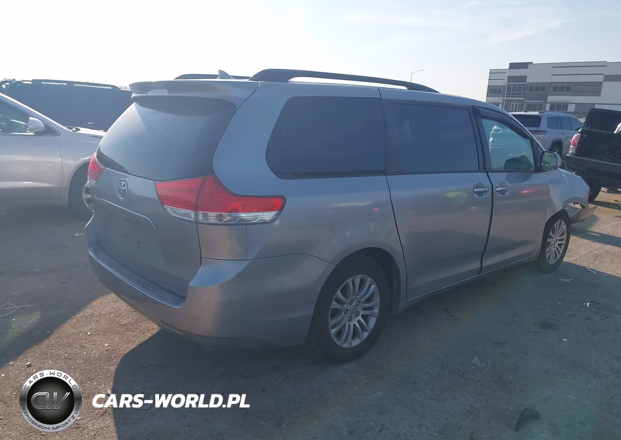 2011 Toyota Sienna Xle V6 VIN:5TDYK3DC4BS082463 - 4