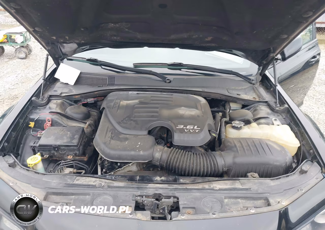 2015 Chrysler 300 300S VIN:2C3CCAGG9FH922921 - 10