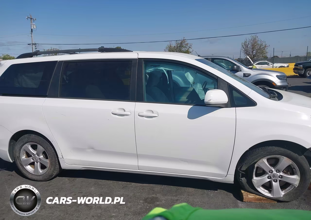 2017 Toyota Sienna Le 8 Passenger VIN:5TDKZ3DC1HS874998 - 14