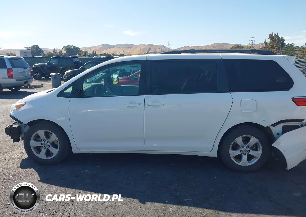 2017 Toyota Sienna Le 8 Passenger VIN:5TDKZ3DC1HS874998 - 15