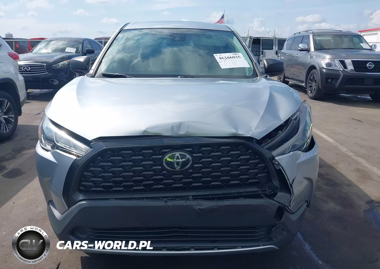 2022 Toyota Corolla Cross L VIN:7MUAAAAG9NV011317 - 12