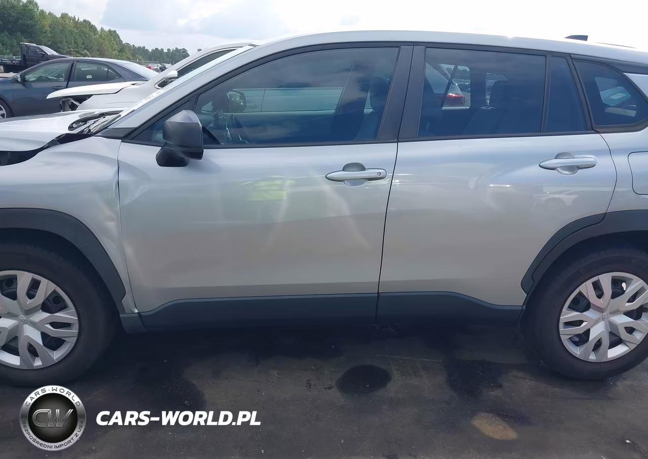2022 Toyota Corolla Cross L VIN:7MUAAAAG9NV011317 - 14
