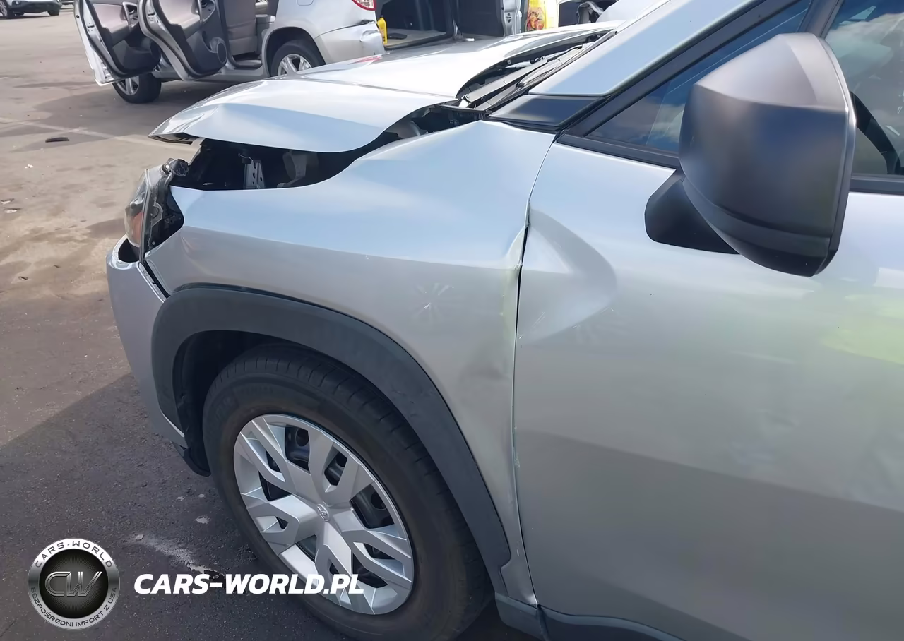 2022 Toyota Corolla Cross L VIN:7MUAAAAG9NV011317 - 18