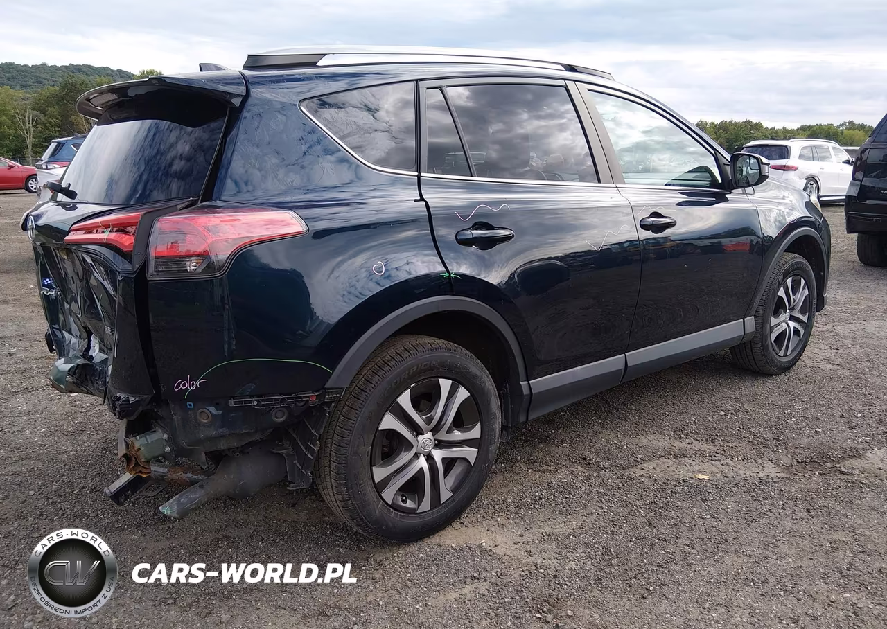2018 Toyota Rav4 Le VIN:2T3ZFREV7JW453396 - 4