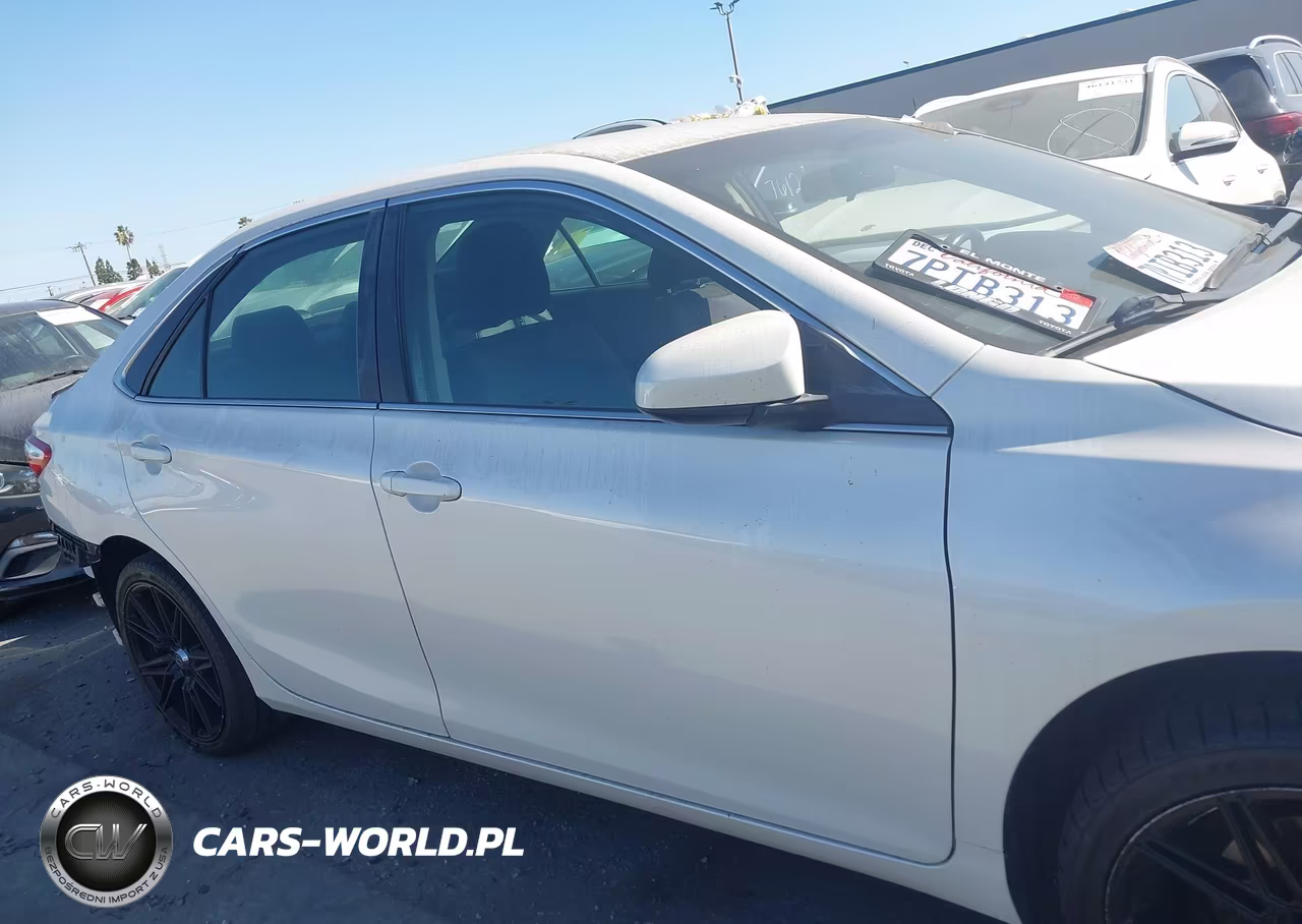 2016 Toyota Camry Se VIN:4T1BF1FK8GU128880 - 13