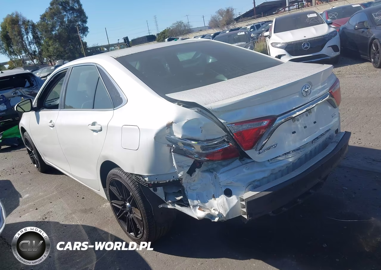 2016 Toyota Camry Se VIN:4T1BF1FK8GU128880 - 3
