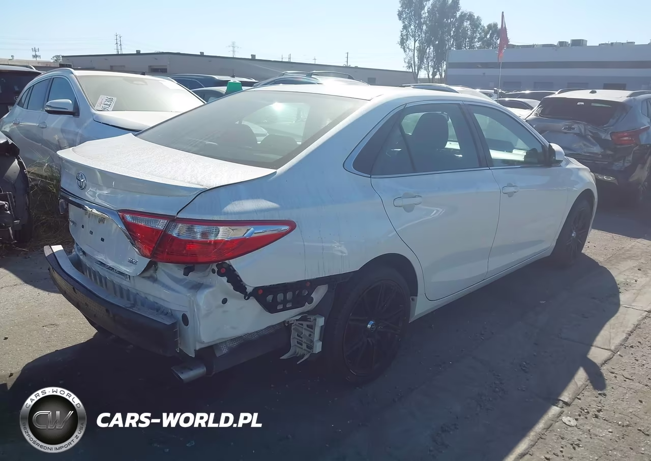 2016 Toyota Camry Se VIN:4T1BF1FK8GU128880 - 4