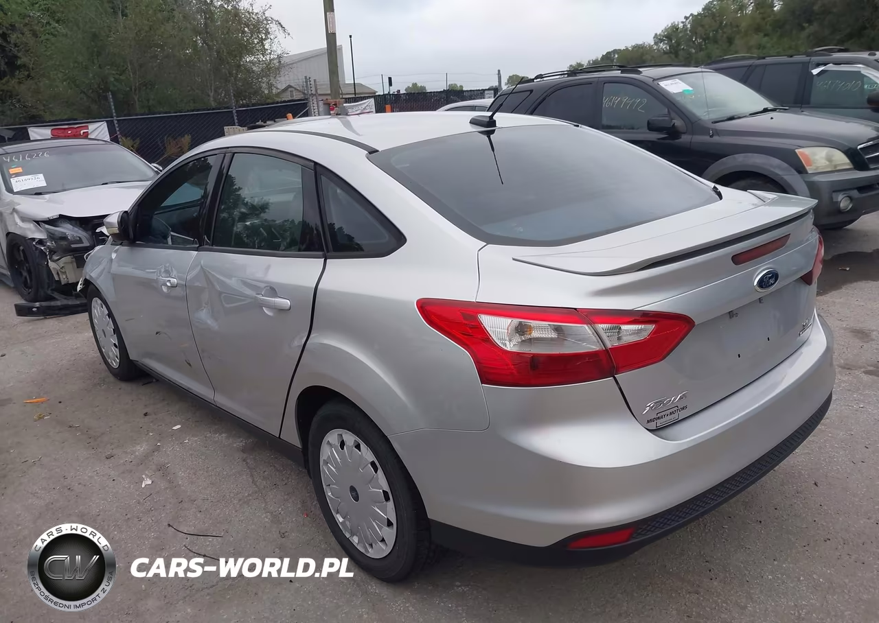 2013 Ford Focus Se VIN:1FADP3F20DL327581 - 3