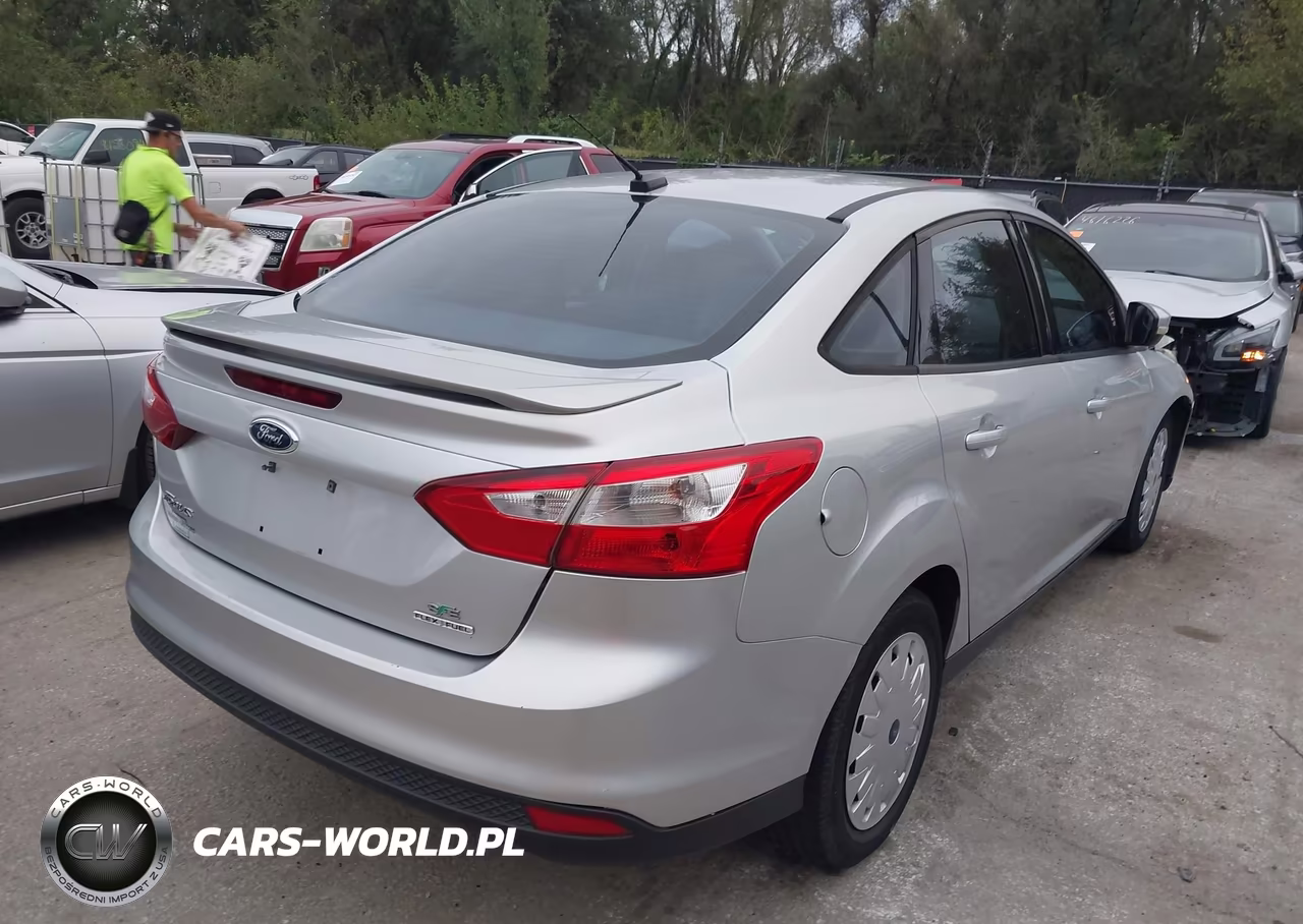 2013 Ford Focus Se VIN:1FADP3F20DL327581 - 4