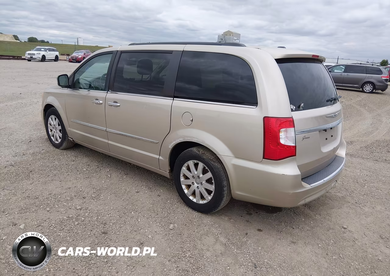 2013 Chrysler Town & Country Touring-L VIN:2C4RC1CG2DR652109 - 3