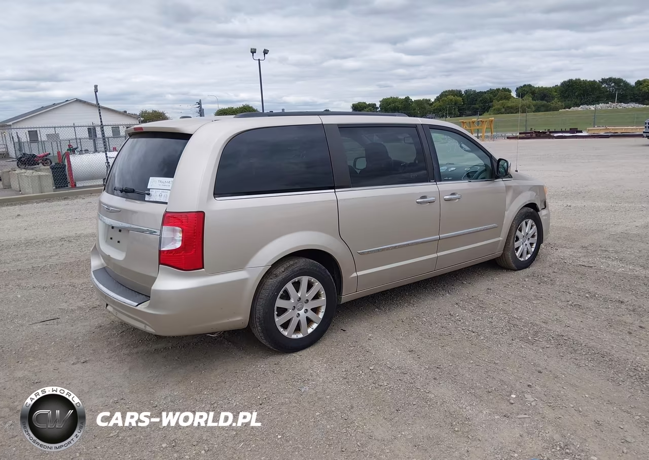 2013 Chrysler Town & Country Touring-L VIN:2C4RC1CG2DR652109 - 4