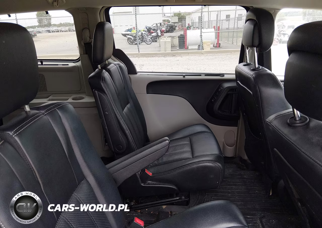 2013 Chrysler Town & Country Touring-L VIN:2C4RC1CG2DR652109 - 8