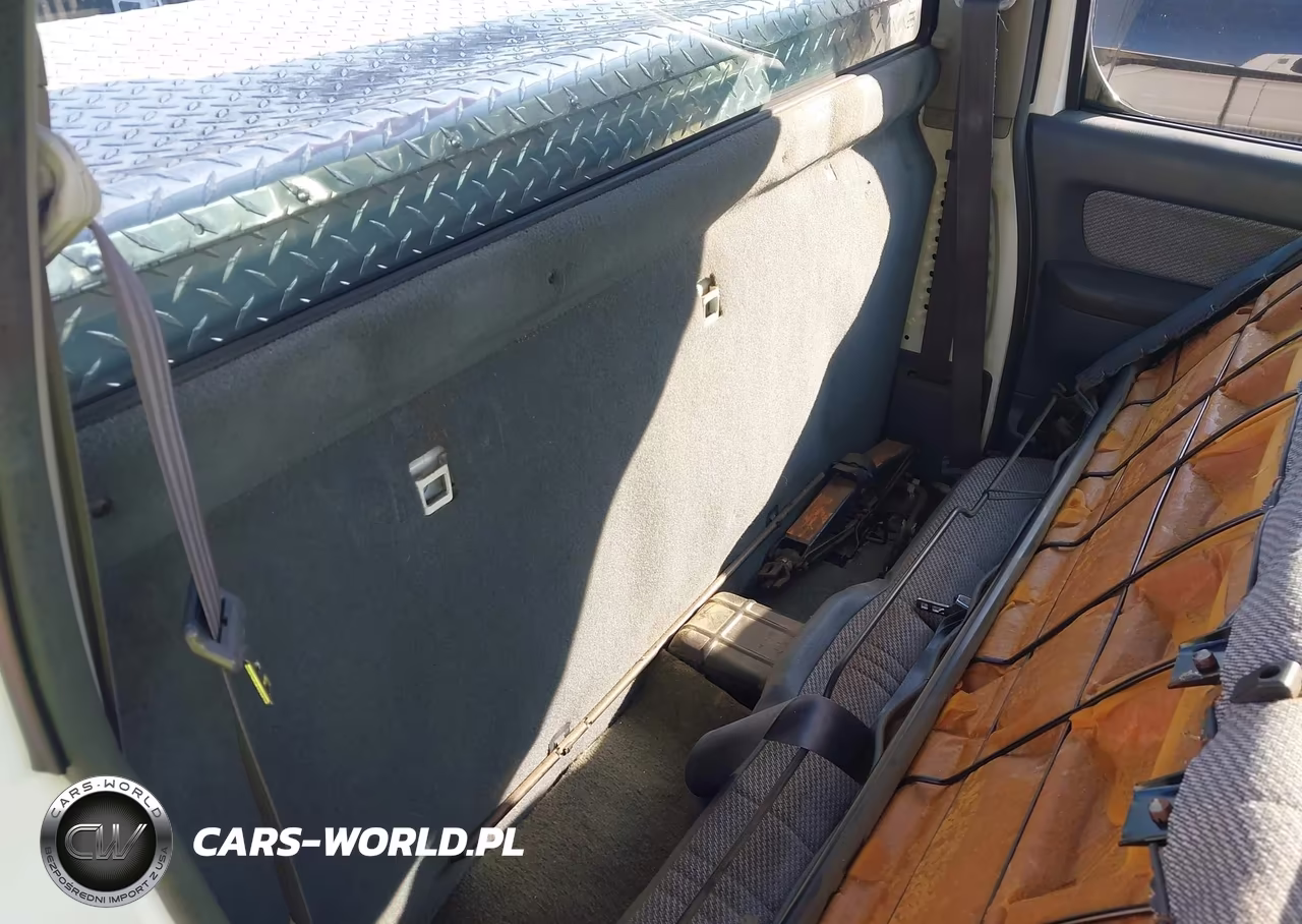 2001 Nissan Frontier Xe VIN:1N6DD21S11C311032 - 8