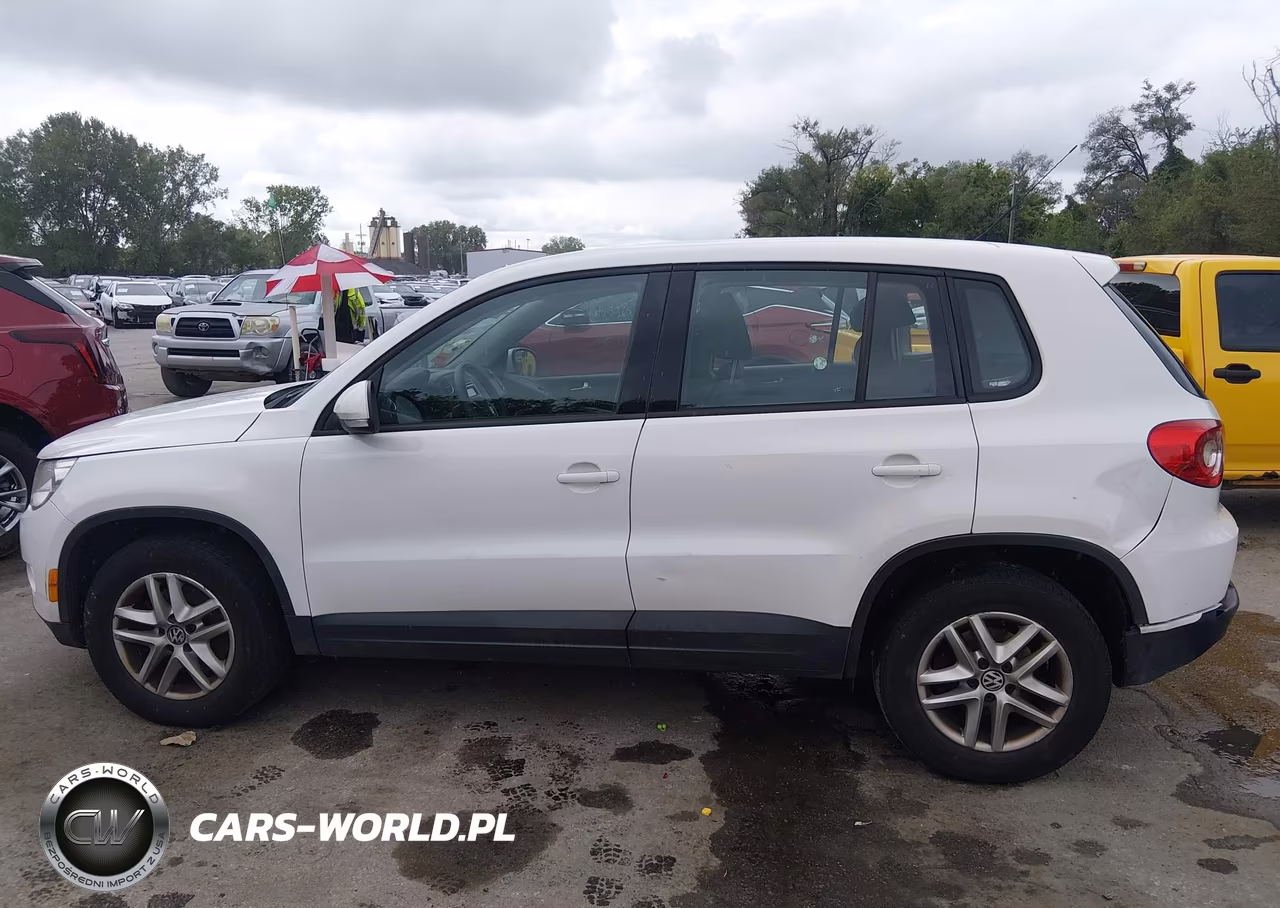 2011 Volkswagen Tiguan S VIN:WVGAV7AX5BW561252 - 14