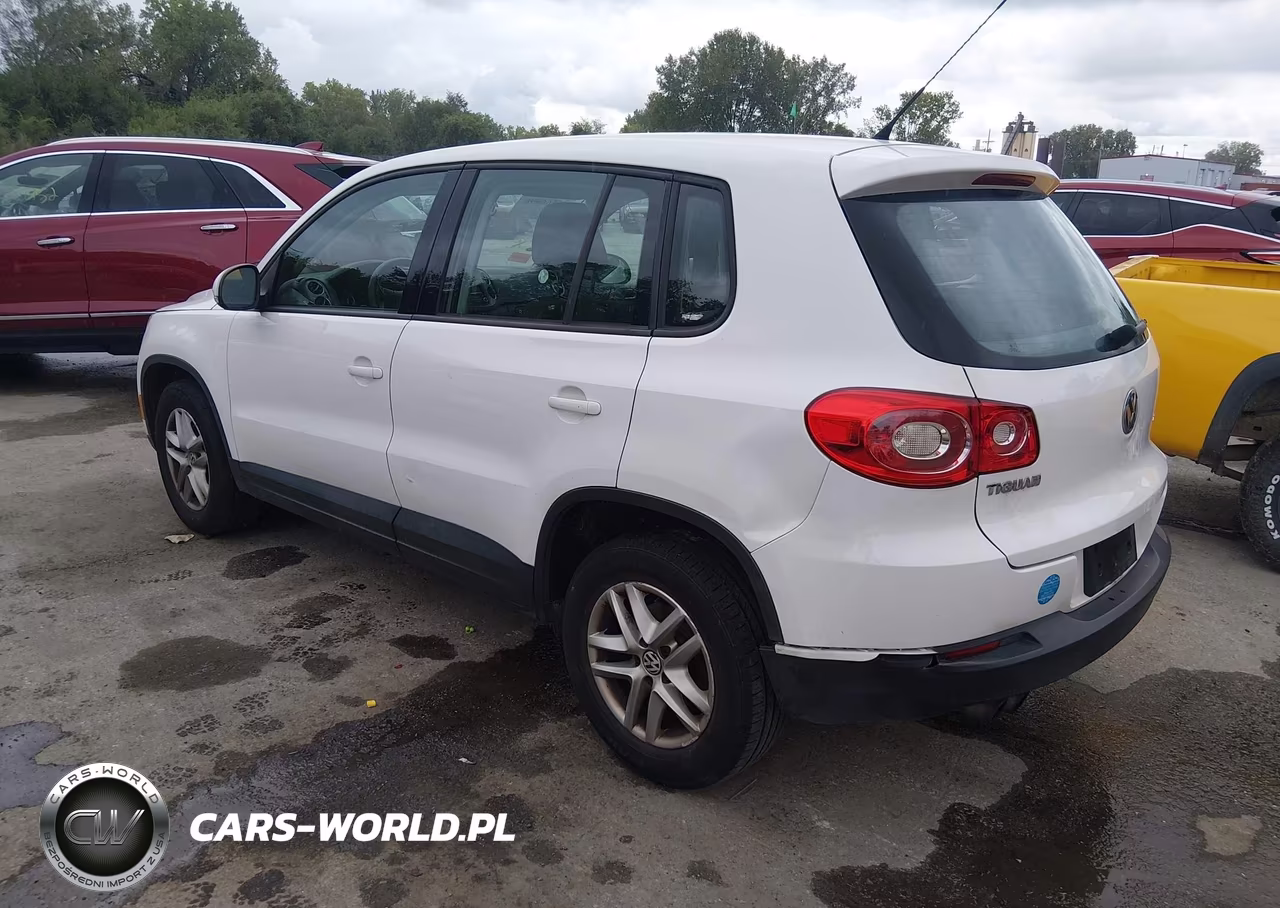 2011 Volkswagen Tiguan S VIN:WVGAV7AX5BW561252 - 3