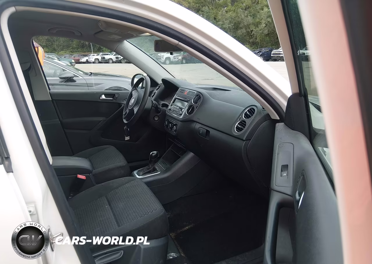 2011 Volkswagen Tiguan S VIN:WVGAV7AX5BW561252 - 5