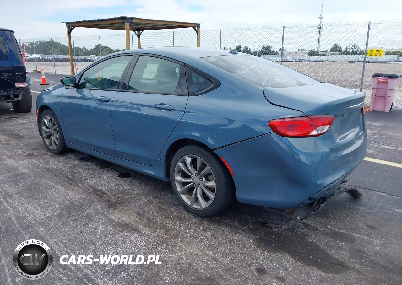 2015 Chrysler 200 S VIN:1C3CCCBB2FN597267 - 3