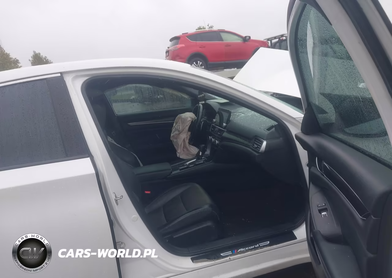 2018 Honda Accord Sport VIN:1HGCV1F3XJA217347 - 5