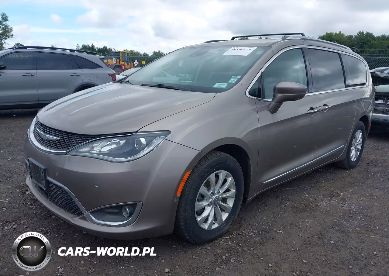 2018 Chrysler Pacifica Touring L VIN:2C4RC1BG8JR123583 - 2