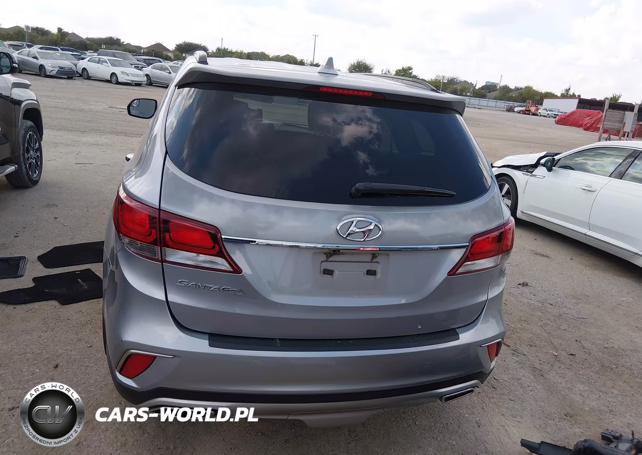 2018 Hyundai Santa Fe Se VIN:KM8SM4HF8JU265543 - 17