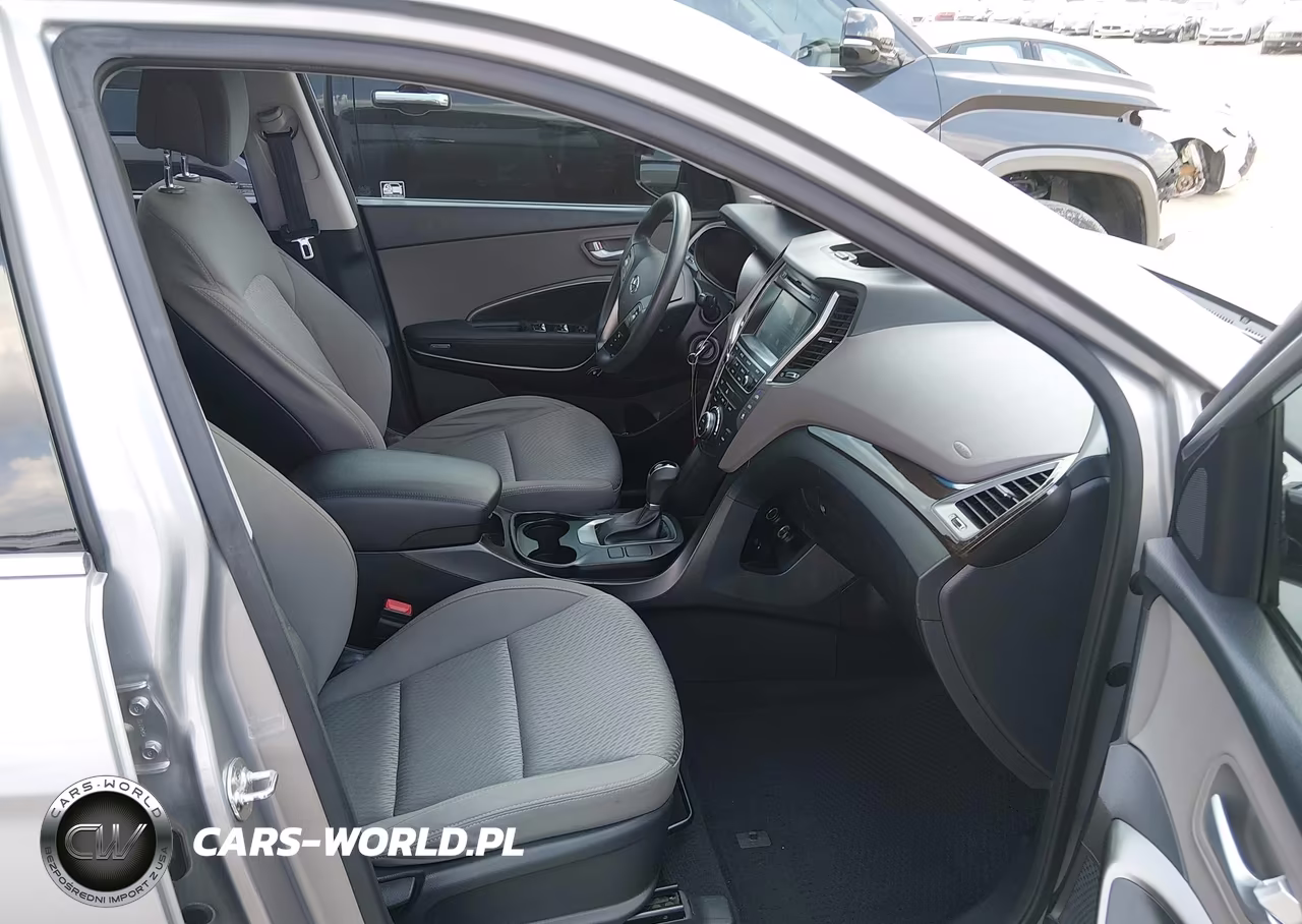 2018 Hyundai Santa Fe Se VIN:KM8SM4HF8JU265543 - 5