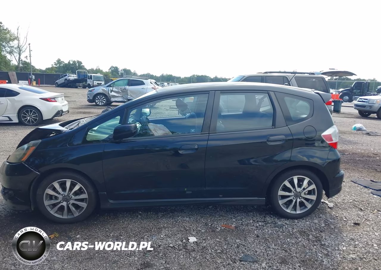 2012 Honda Fit Sport VIN:JHMGE8H56CC011875 - 14