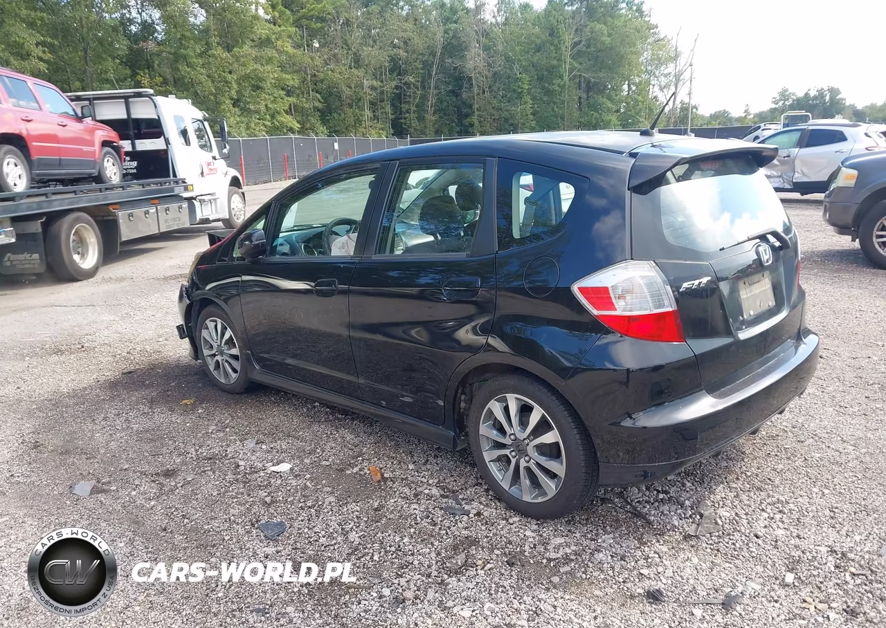 2012 Honda Fit Sport VIN:JHMGE8H56CC011875 - 3