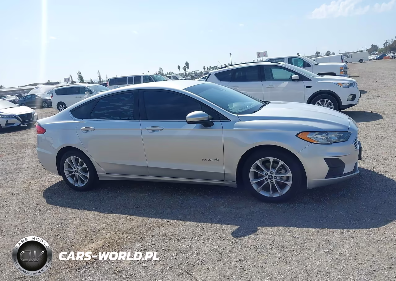 2019 Ford Fusion Hybrid Se VIN:3FA6P0LU2KR275334 - 19