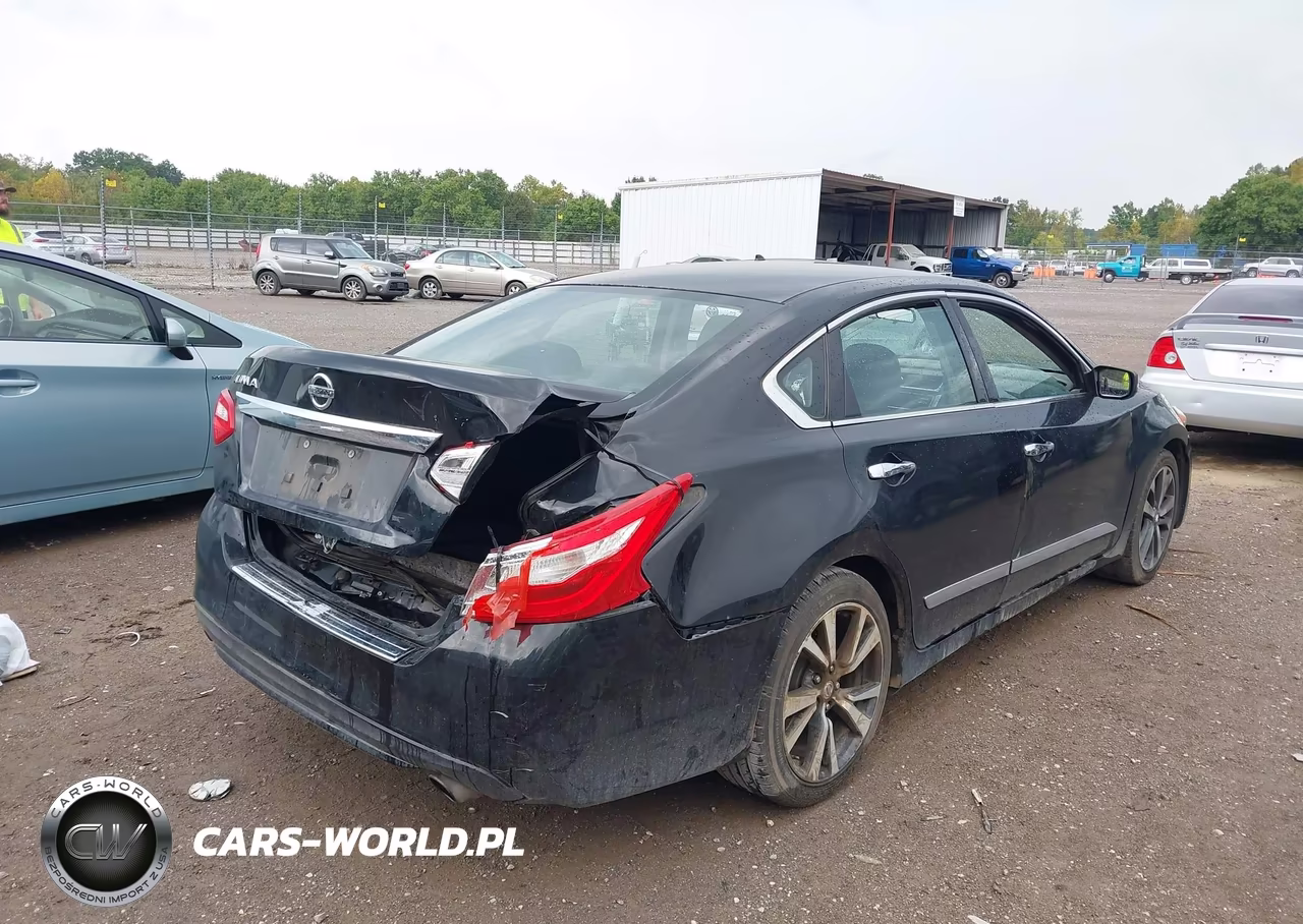 2017 Nissan Altima 2.5 S VIN:1N4AL3AP4HN355587 - 4