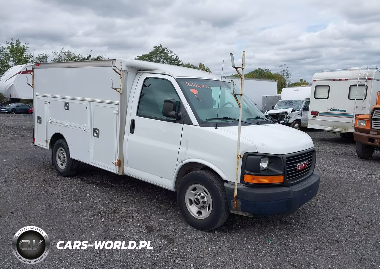 2013 GMC Savana Cutaway 3500