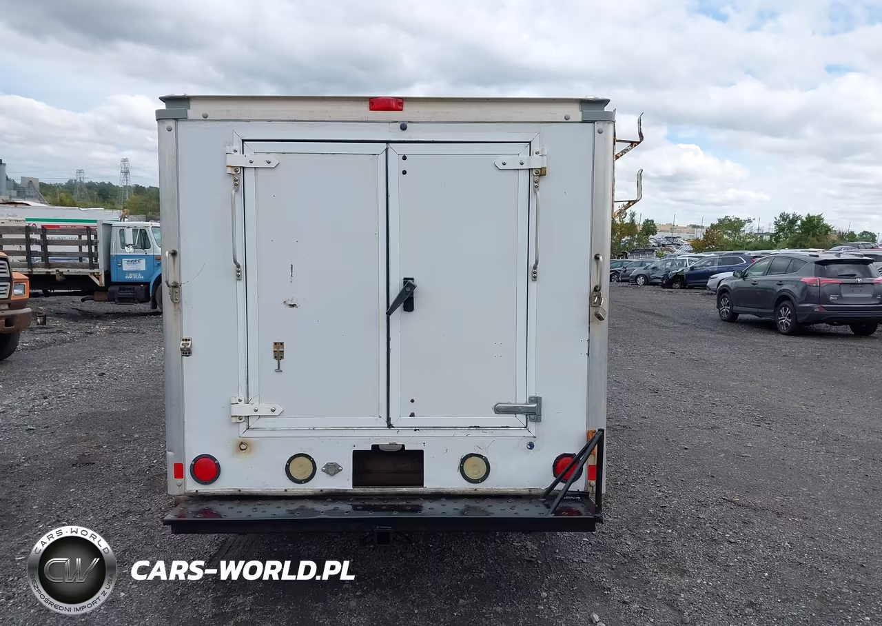 2013 GMC Savana Cutaway 3500 VIN:1GD072CG9D1143766 - 16
