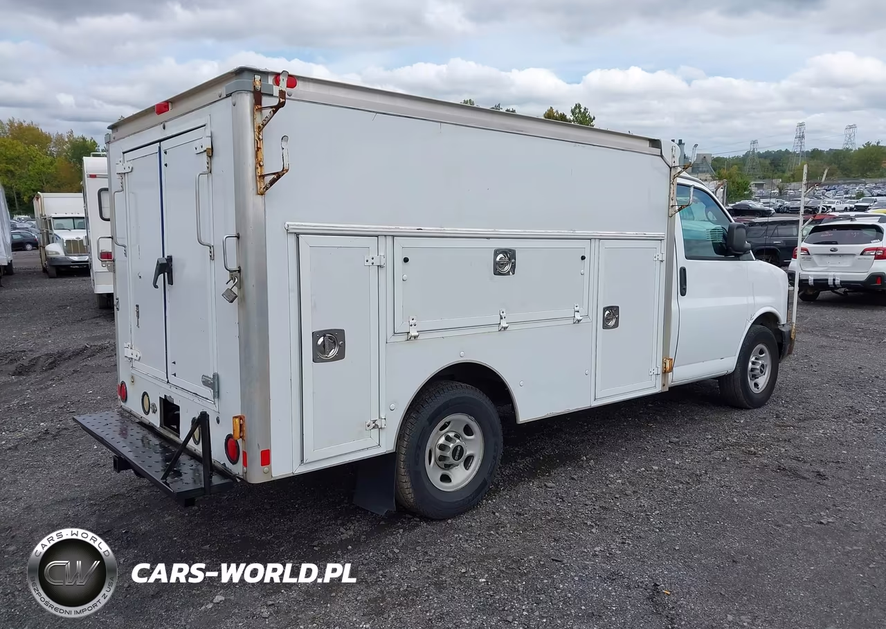 2013 GMC Savana Cutaway 3500 VIN:1GD072CG9D1143766 - 4
