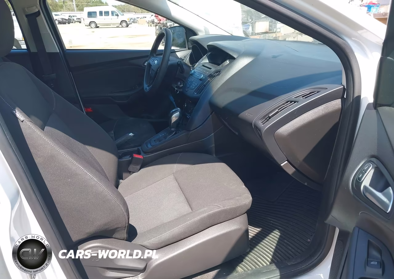 2015 Ford Focus Se VIN:1FADP3K20FL243799 - 5