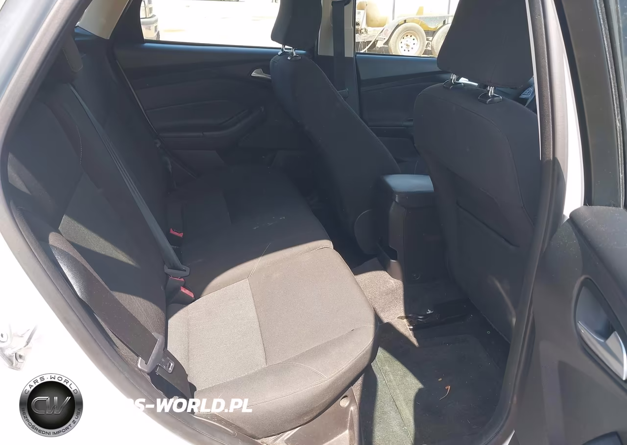 2015 Ford Focus Se VIN:1FADP3K20FL243799 - 8