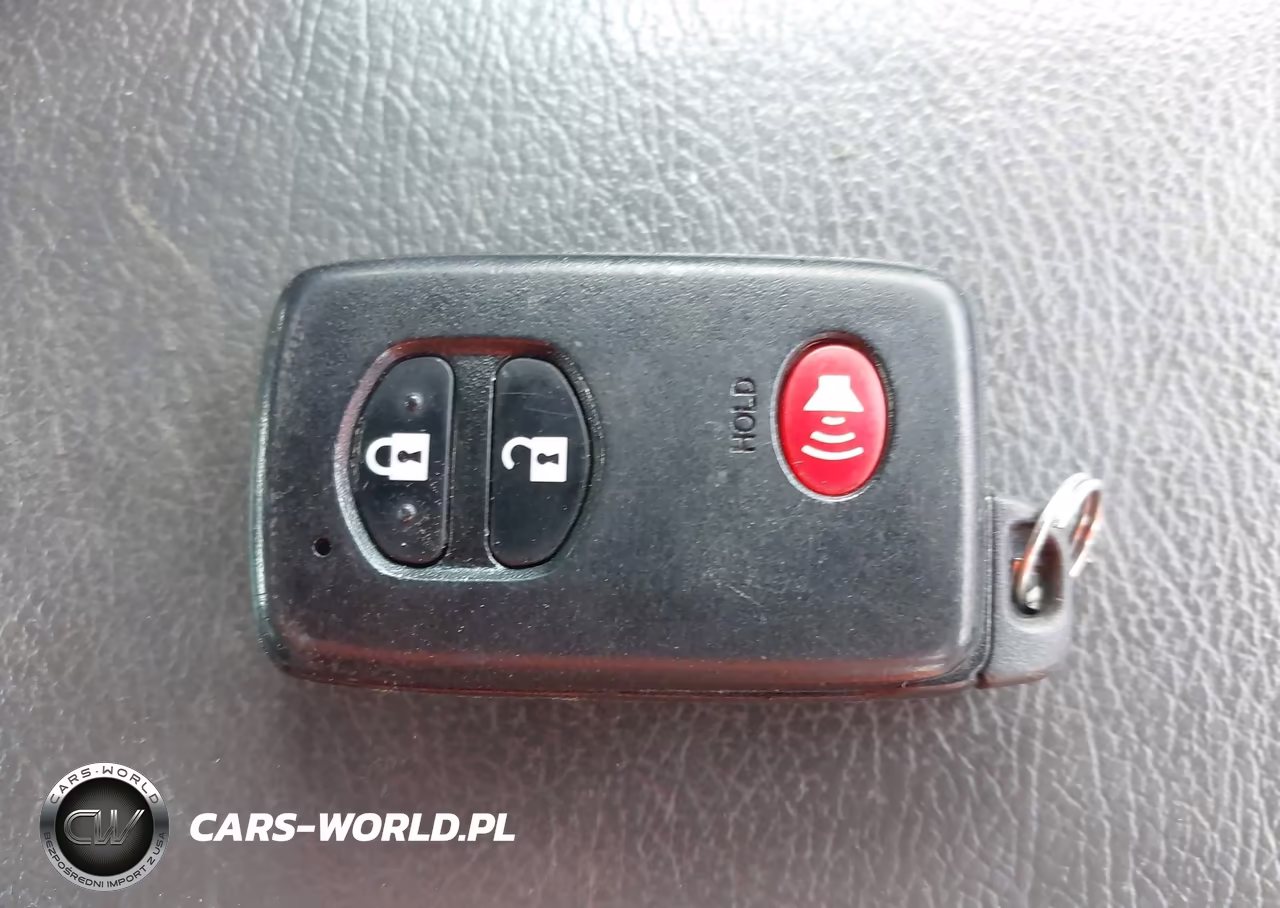 2015 Toyota Prius Two VIN:JTDKN3DU9F1935545 - 11