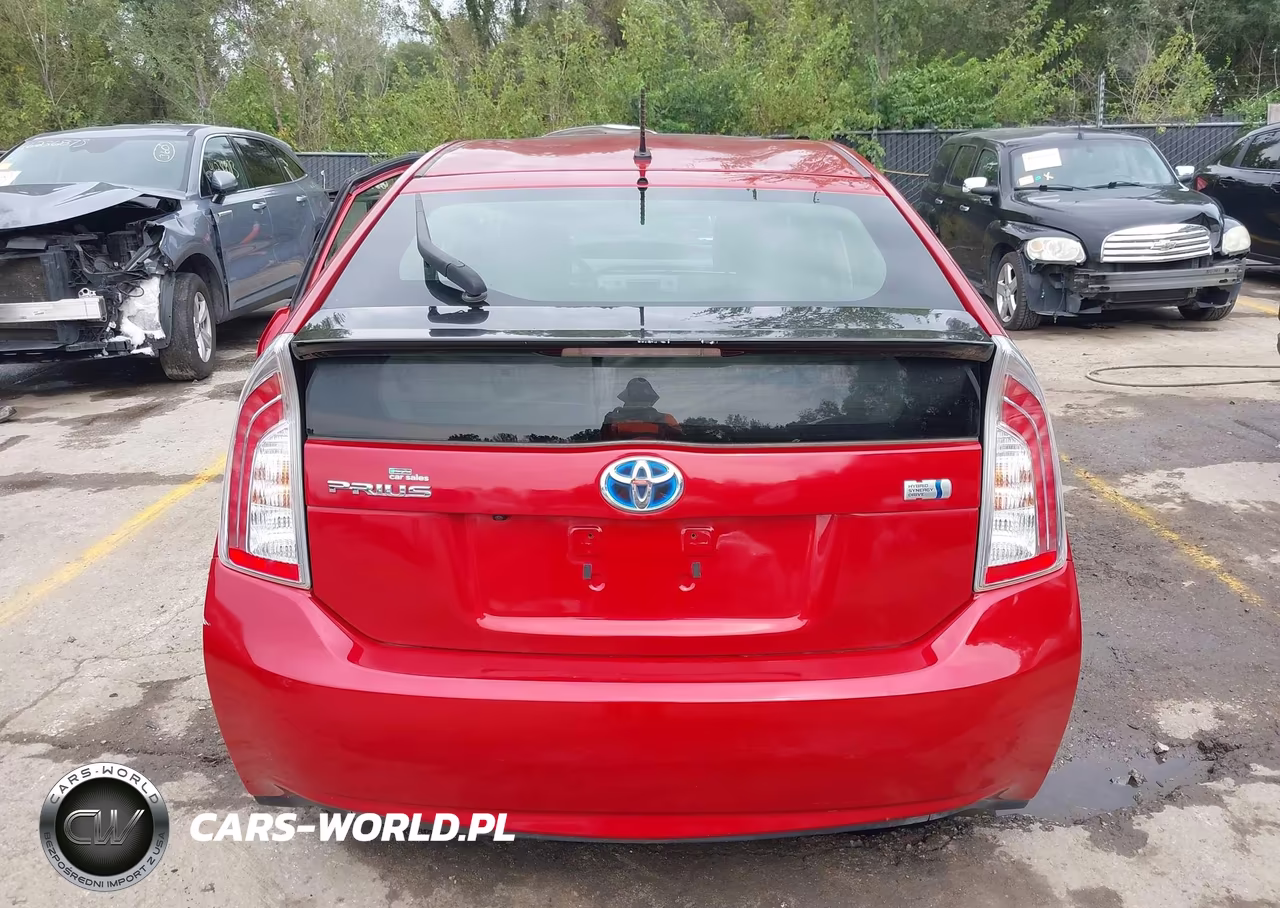 2015 Toyota Prius Two VIN:JTDKN3DU9F1935545 - 16