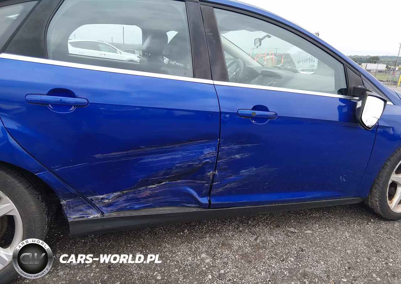 2013 Ford Focus Titanium VIN:1FADP3J23DL155229 - 6