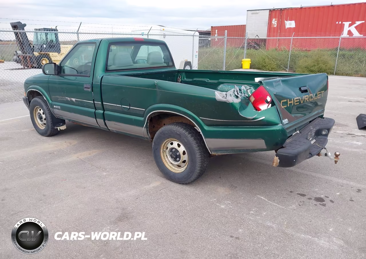 1999 Chevrolet S-10 VIN:1GCDT14XXXK110445 - 3
