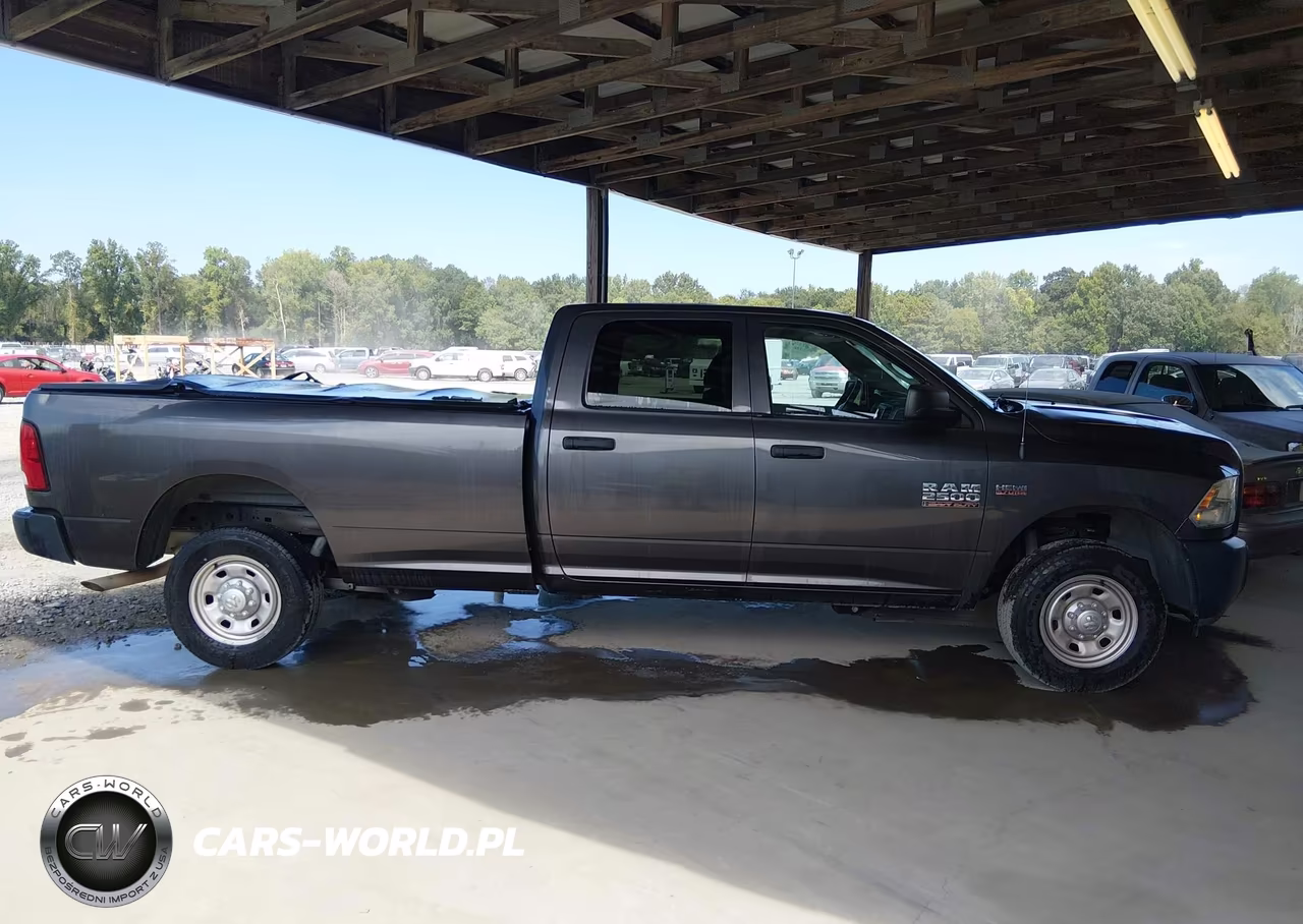 2018 Ram 2500 Tradesman 4X2 8' Box VIN:3C6TR4HT8JG356001 - 18