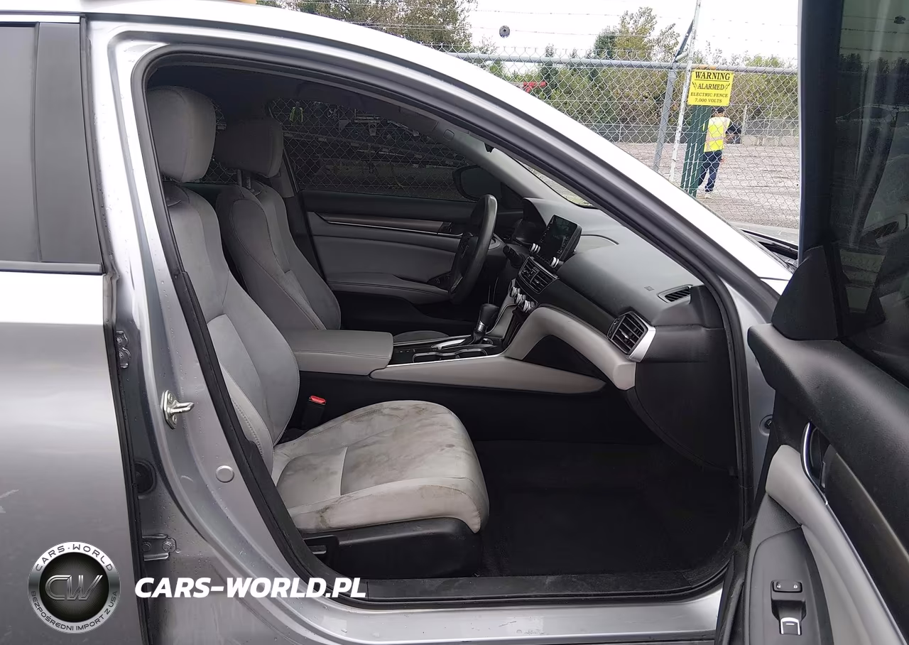 2018 Honda Accord Lx VIN:1HGCV1F1XJA246717 - 5