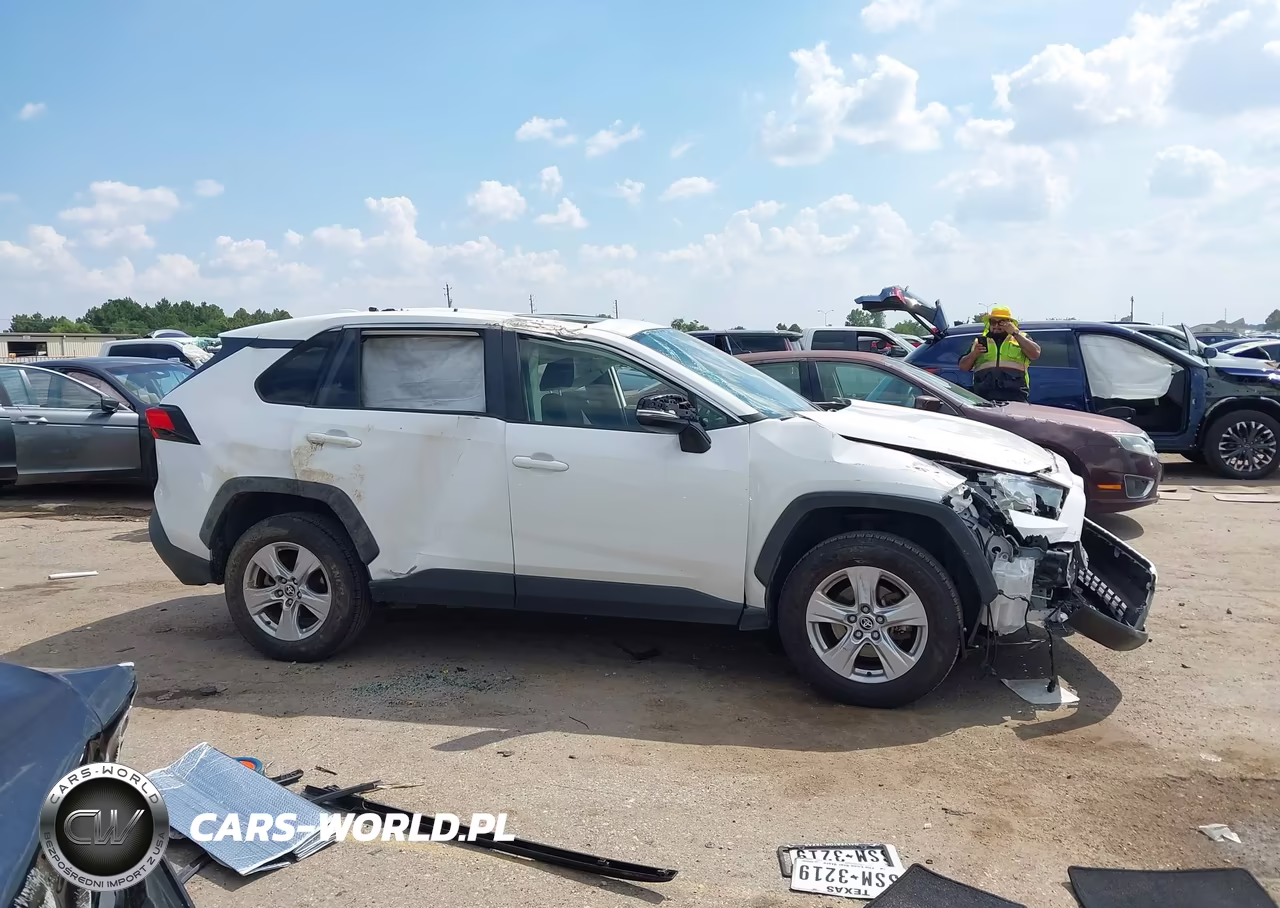 2020 Toyota Rav4 Xle VIN:JTMW1RFV4LD522481 - 13