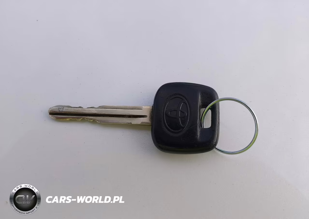 2002 Toyota Camry Le VIN:JTDBE30K220095872 - 11