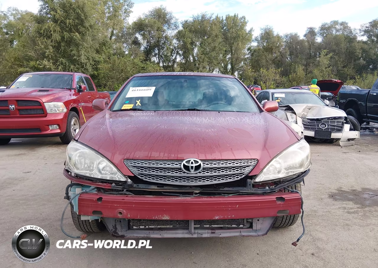 2002 Toyota Camry Le VIN:JTDBE30K220095872 - 13