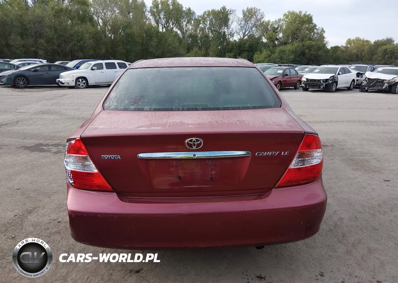 2002 Toyota Camry Le VIN:JTDBE30K220095872 - 17