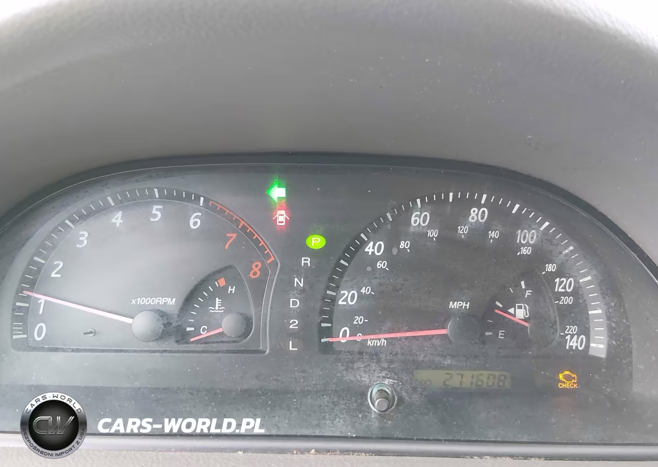 2002 Toyota Camry Le VIN:JTDBE30K220095872 - 7