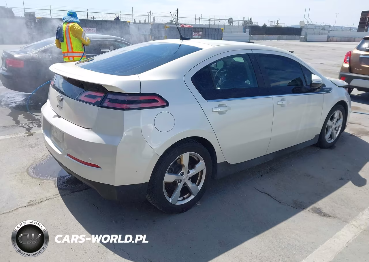 2013 Chevrolet Volt VIN:1G1RH6E44DU132748 - 4