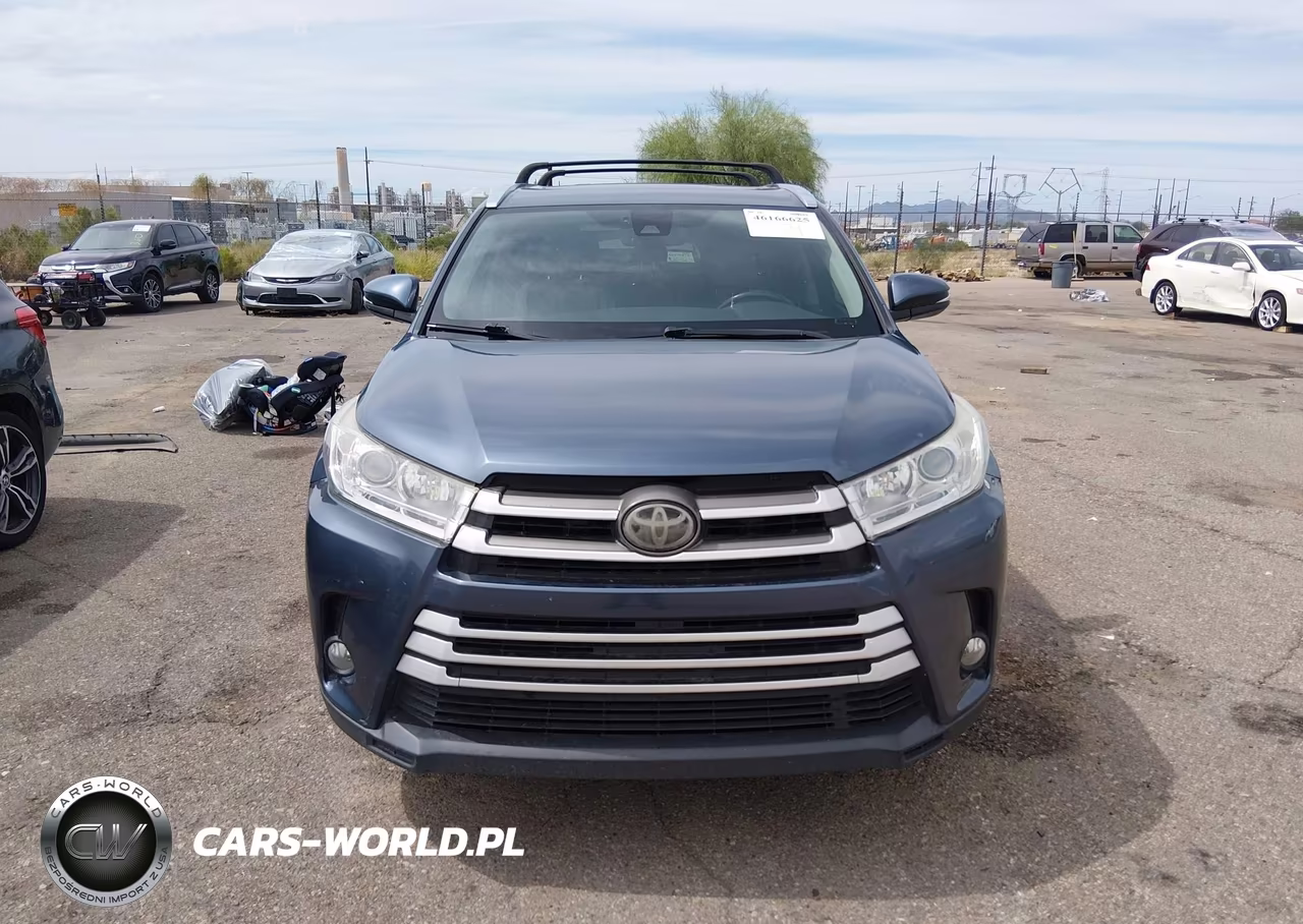 2017 Toyota Highlander Xle VIN:5TDKZRFH1HS525495 - 12