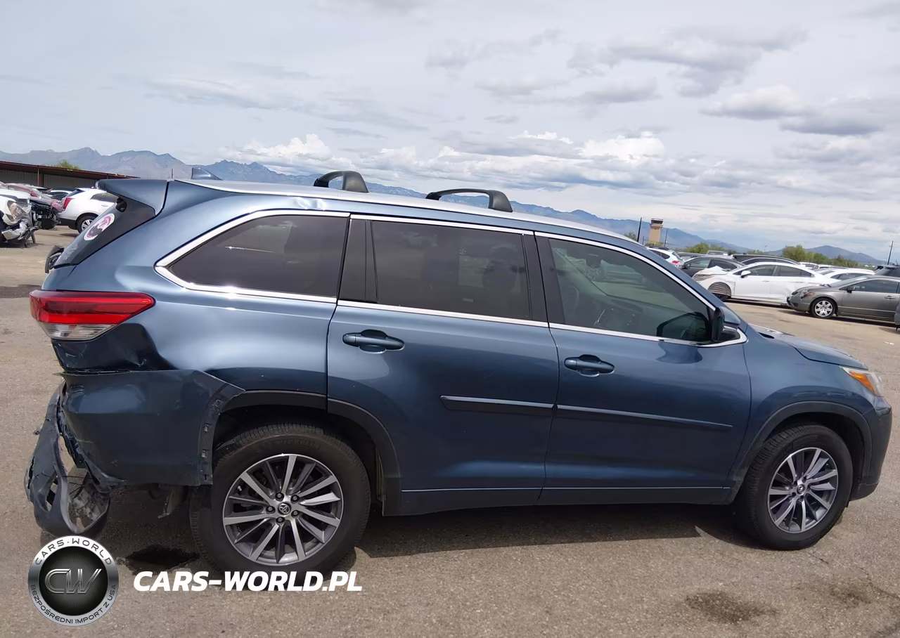 2017 Toyota Highlander Xle VIN:5TDKZRFH1HS525495 - 13