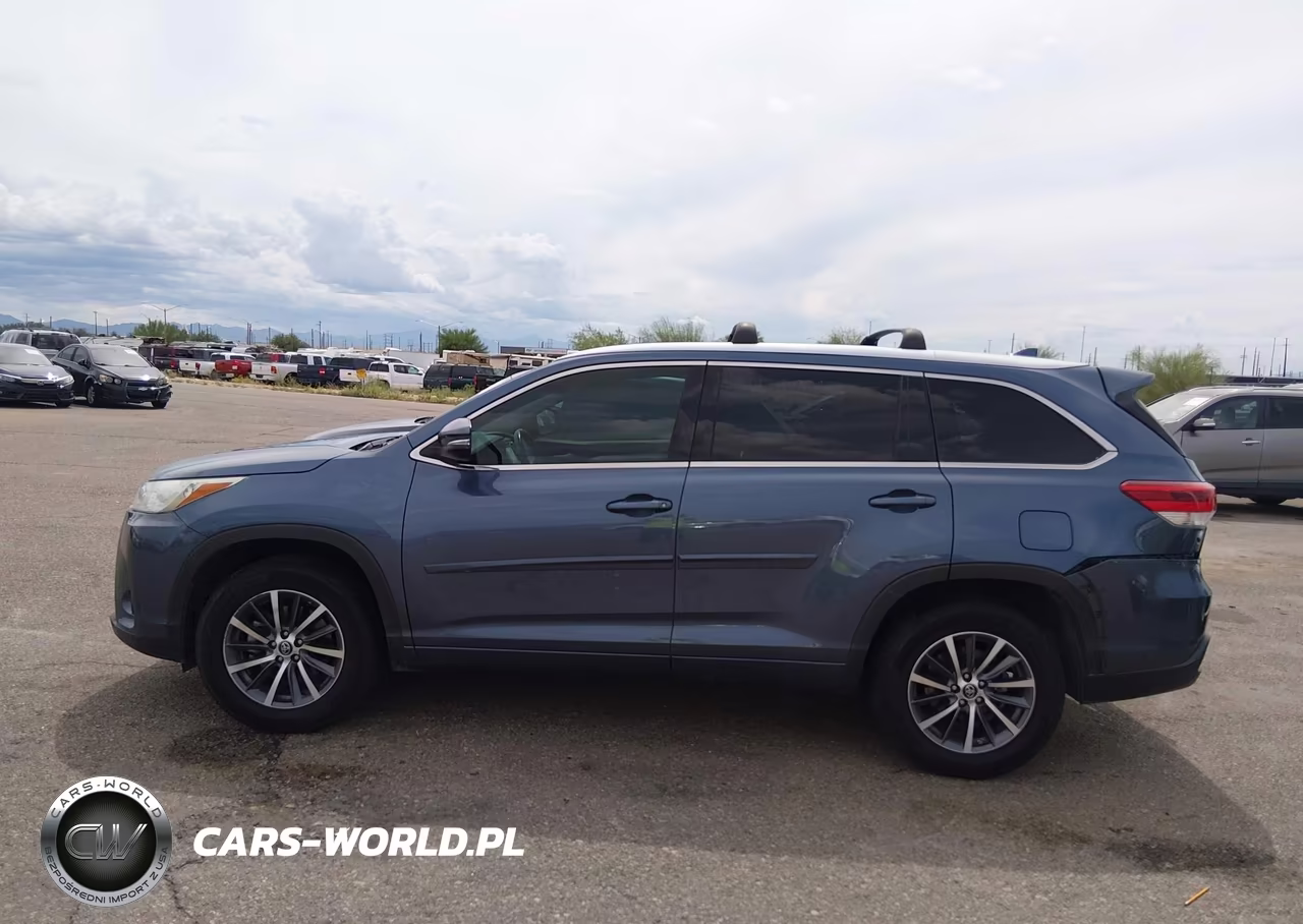2017 Toyota Highlander Xle VIN:5TDKZRFH1HS525495 - 14